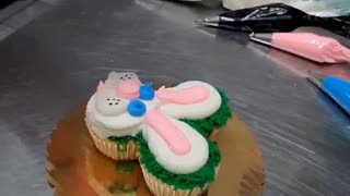 Mini bunny cupcake cake