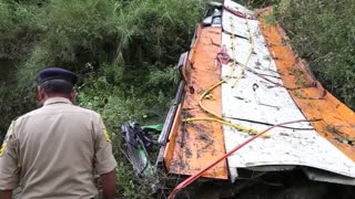 Al menos 44 muertos y 17 heridos en un accidente de autobús en la India