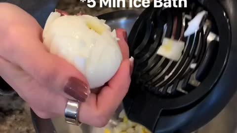 Hard boiled eggs - the easiest way to make them