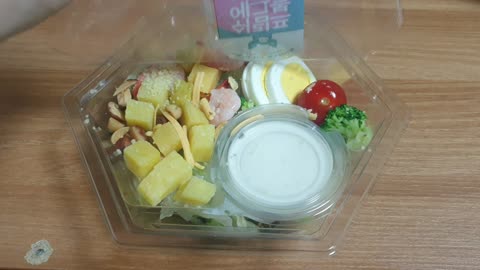 Korean convenience store salad! a healthy diet