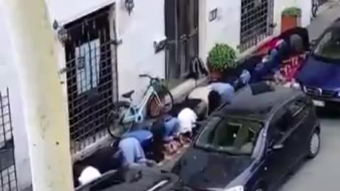 Italy. Muslim immigrants block passage on sidewalks in Grosseto in name of Allah