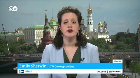 Russia adopts 'extremist' bill and arrests opposition figures | DW News