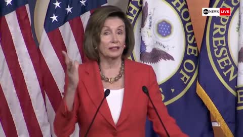 Pelosi Throws Tantrum In Front of Reporters, Waves Finger and Shouts About Impeachment Rules