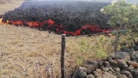 Flowing Lava From La Palma Volcano Sounds Like Broken Glass