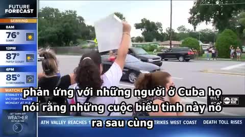 dân Mỹ gốc Cuba ở Miami xuống đường kêu gọi nhân dân ở Cuba lật đổ chế độ cộng sản