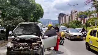 incendio de vehículo en la autopista