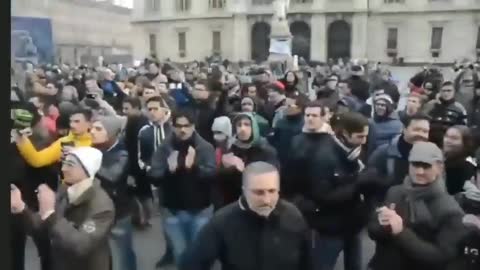 V Turíně si policie připojila na stranu obyčejných lidí. Díky bohu, že jsou probuzení!