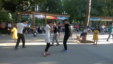 xinjiang dance