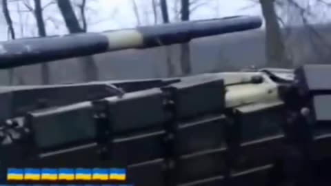 Ukrainian Tank Crews Retreating