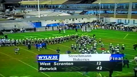 Berwick Bulldogs vs. West Scranton 2000 HS Football Playoffs - Game End
