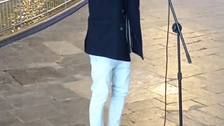 Street singer