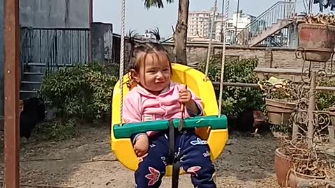 My sister love to swing ❤️