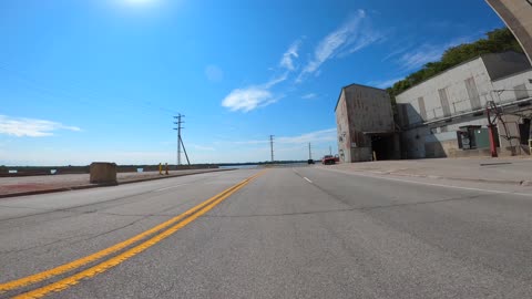 Riding Motorcycle in Alton, ILL-River Road