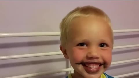 Adorable Kids Use Makeups For The First Time