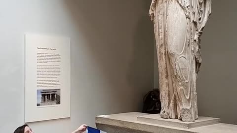 Βρετανικό μουσείο Καρυάτιδα Τζιβαέρι