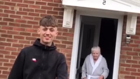 Grandson makes TikTok video with his grandma and the results are incredible