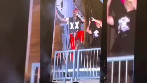 Machine Gun Kelly rode a zip line across the Cleveland Browns stadium 👀