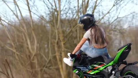 Highchair 🪑 #bike #motorcycle #bikergirl #drift #moto