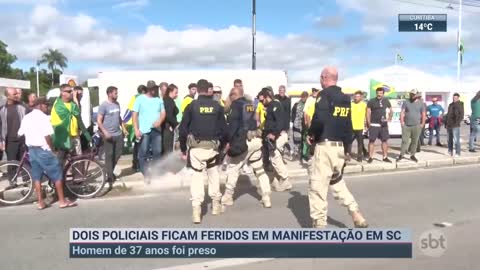 Manifestantes bolsonaristas atacam viaturas no Pará | SBT Brasil (07/11/22)