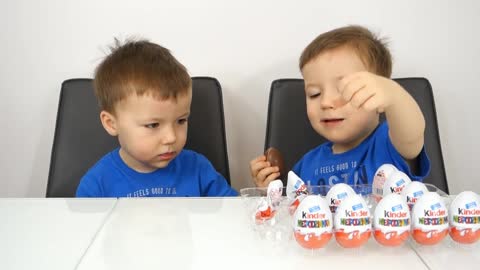 KIDS PLAYING WITH KINDER SURPRISE EGGS Experts from eggs surprises