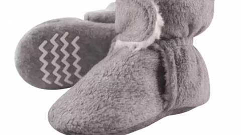 Hudson Baby Unisex Baby Cozy Fleece and Faux Sherpa Booties