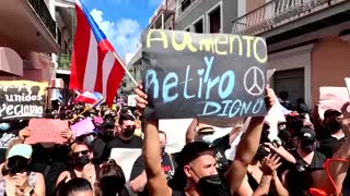 Teachers demand better pay, pensions in Puerto Rico
