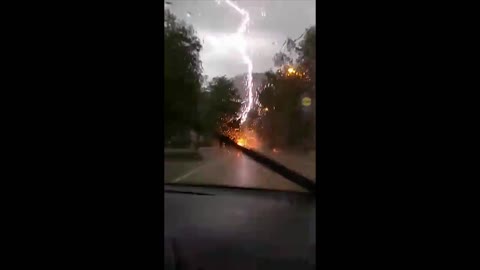 Closest Lightning Strike Ever 20m or 65ft_1080p😱💥