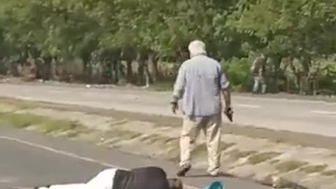 Man Shoots Protesters Blocking Traffic: Video 4