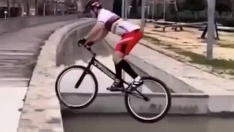 Cycle Stunts That Will Blow Your Mind