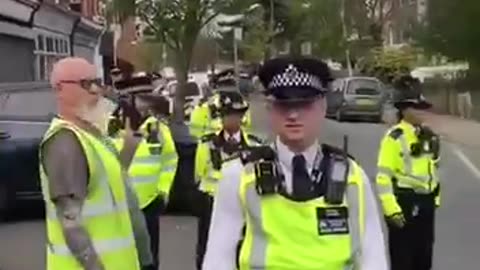 Illegal arrests for peaceful gathering to pro-test ulez!