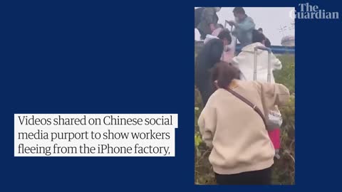 Video appears to show Chinese factory workers fleeing Covid-19 lockdown