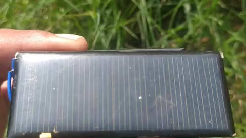 How to make a power bank that charges with solar energy in an easy way