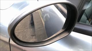How to Replace the Side Mirror on a 2002 Alfa Romeo 147