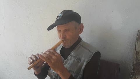 Grandpa Dane from Macedonia playing and old tune