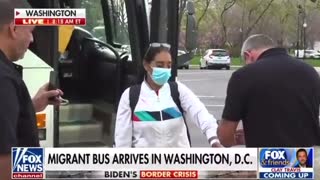 Texas Busses Drop Migrants Off In DC