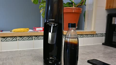 How to Use the SodaStream Fizzi to make Cola