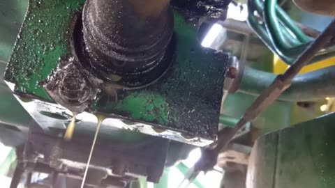 Hydraulic leak under John deere 1070