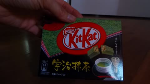 Green tea flavored chocolate bars found in Japan