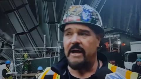 New York Construction Worker Has Blunt Two Word Message🖕 for Joe Biden!
