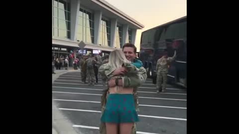 MOST EMOTIONAL SOLDIER RETURN HOME TO FAMILY