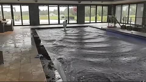 Why a pool cover？？