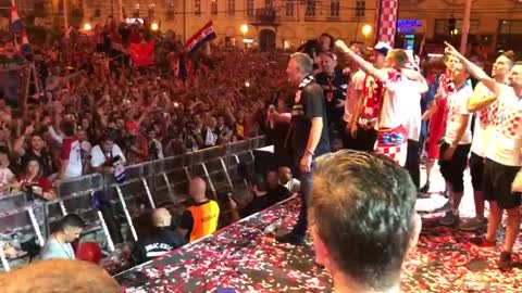 Organizatori prekinuli Thompsonovu pjesmu u Zagrebu