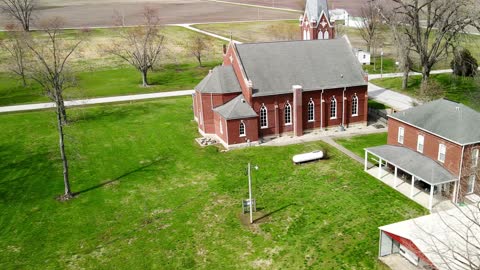 Kaskaskia, Illinois the first state capital.