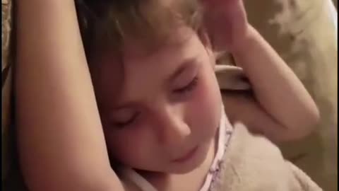 Внучка. Отход ко сну ** Granddaughter. Going to sleep