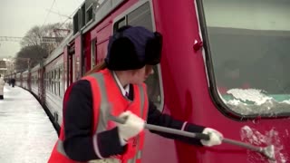 Russia lifts legal ban on female train drivers