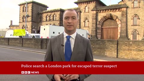 Daniel Khalife: Police search London's Richmond Park for escaped terror suspect - BBC News