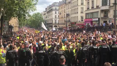 French resistance against vaccination passport