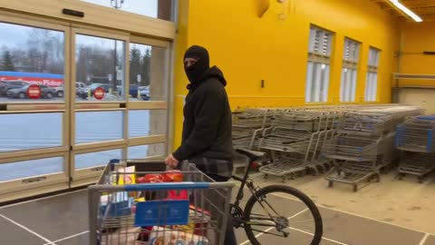 Elderly Woman Stops Shoplifter at Walmart, Rips Off His Face Mask and Gives Him Verbal Beatdown