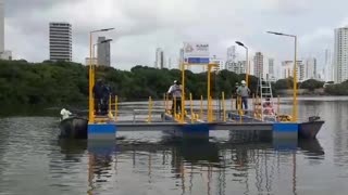 Muelle flotante para pescadores