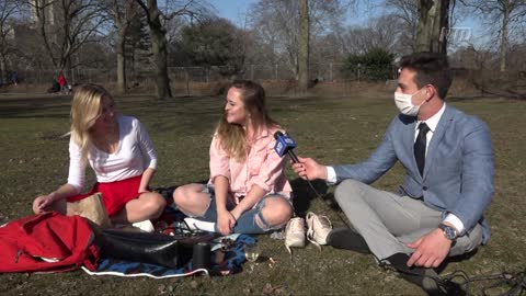 New Yorkers Enjoy Preview of Spring